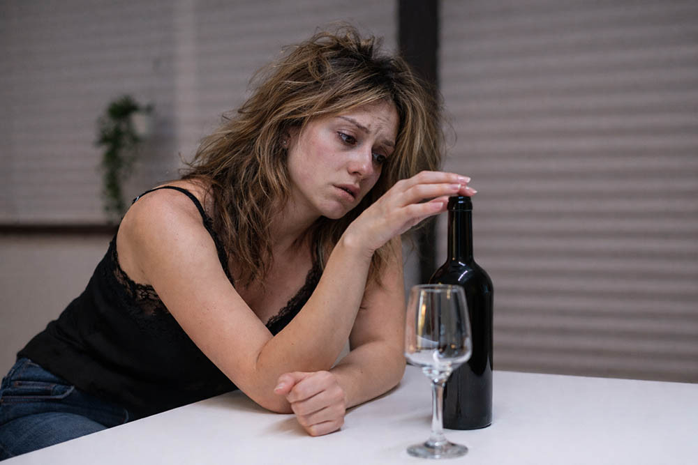 Как выводить женщину из запоя